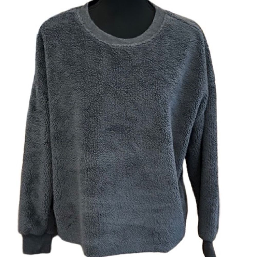 New with tags DYLAN gray faux fur crew neck long sleeved top size XS